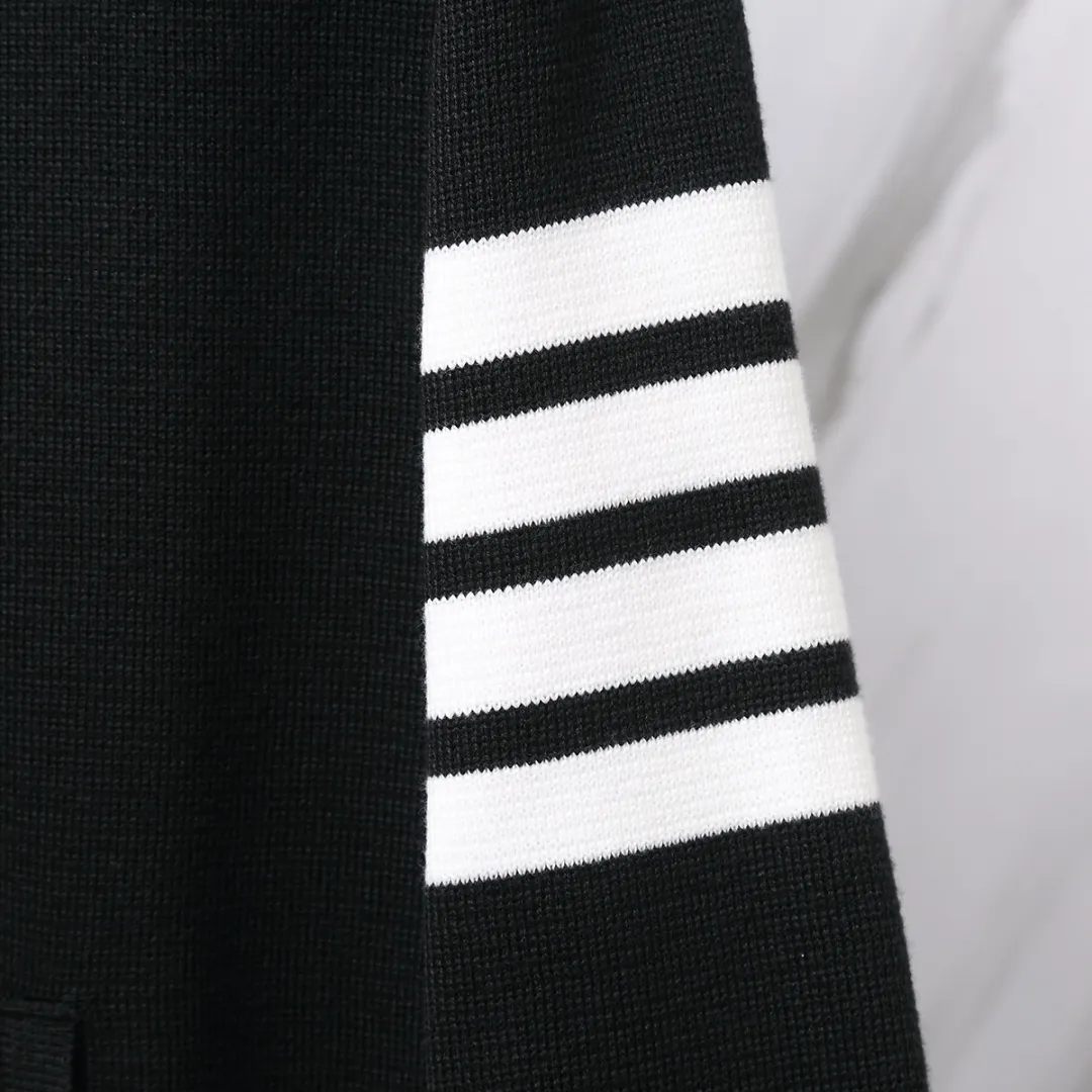 ：M 24（TB ） THOM BROWNE .TB TB Breathable Same Style ：White/Gray/Navy Blue/Black Size：1/2/3/4